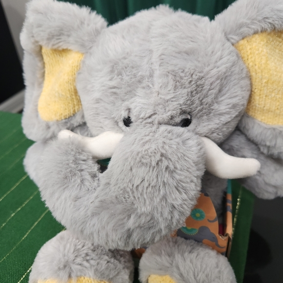 New In Box Warmable Elephant Rare - Picture 5 of 6